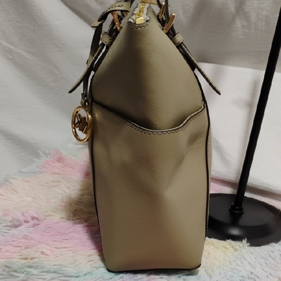 Michael Kors Sullivan Large Saffiano Green Structured Tote Used Once - Picture 7 of 14